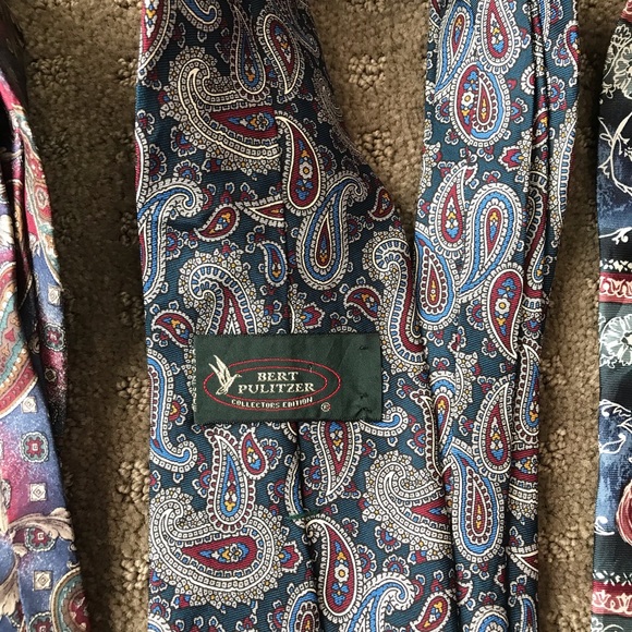 Bundle of 4 unique tie designs, great condition - Picture 6 of 7